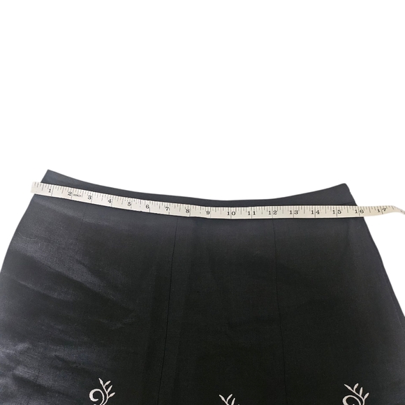 Ann Taylor LOFT Black w/ White Floral Embroidery Panel A-Line Linen Skirt, Sz 8 - Picture 6 of 7